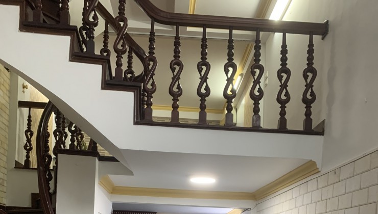 Cho thuê căn hộ CHUNG CƯ Nguyễn Huy Tưởng, Thanh Xuân 62m2, 2N, 2WC - giá 12,5tr